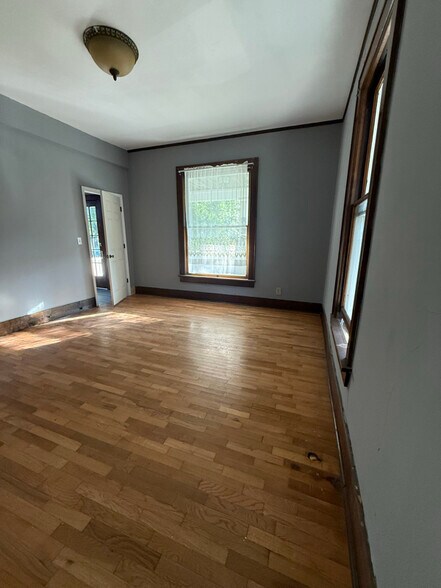 Building Photo - 412 N Church St