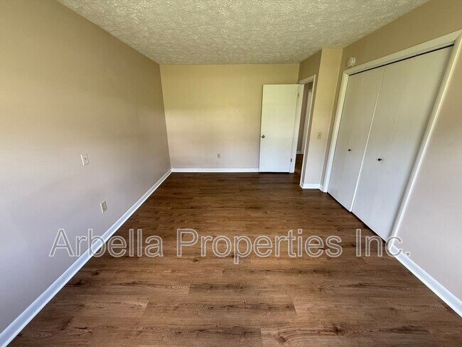 Building Photo - 915 Kendrick Creek Rd