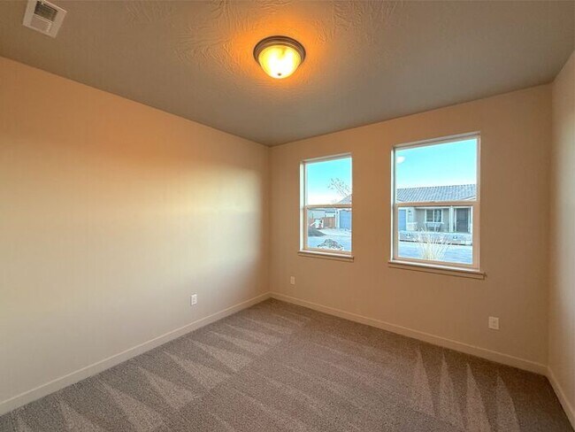 Building Photo - New 3 bed, 2.5 bath with 2 car garage home