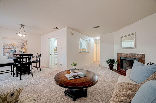 Building Photo - 2379 Briarwest Blvd