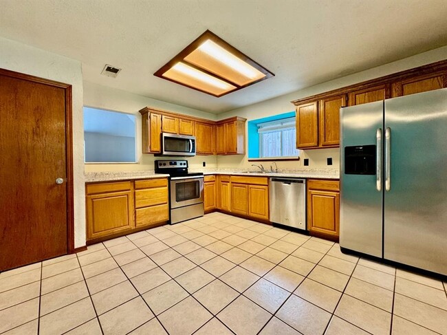 Building Photo - 11628 Lorene Ave