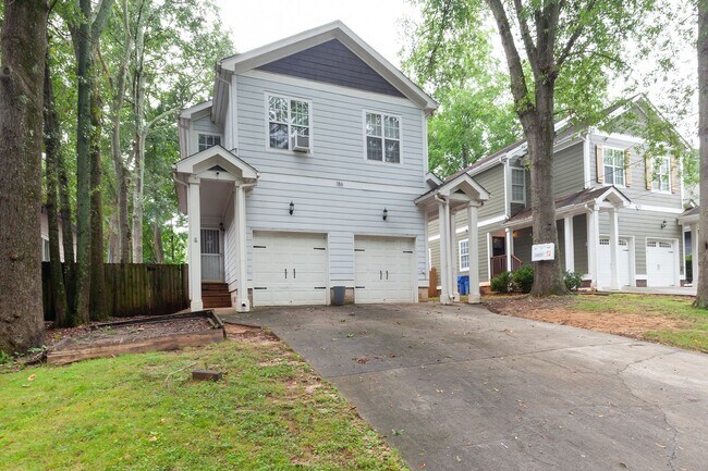 Building Photo - 3bd/2ba Duplex Unit w/ Garage in Ideal Loc...