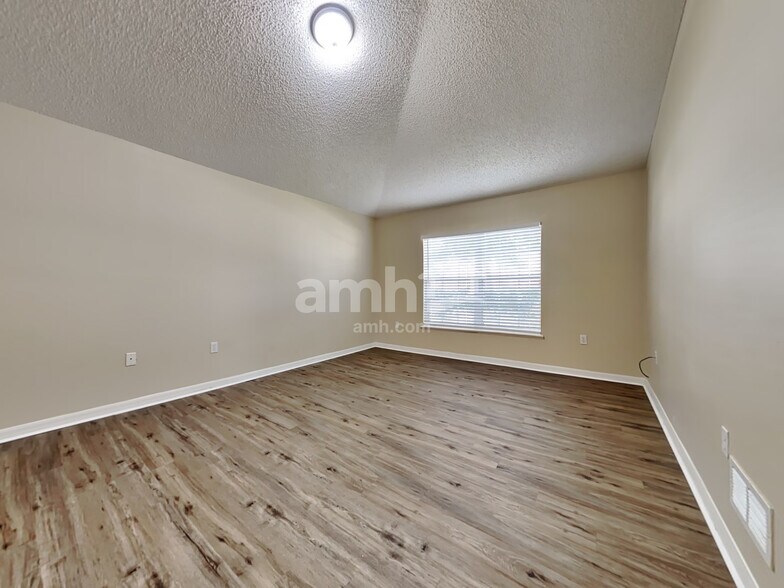 Building Photo - 12285 Hickory Forest Rd