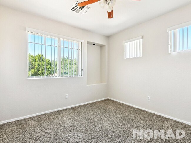 Building Photo - 4 Bedroom Single Family Home in Litchfield Park