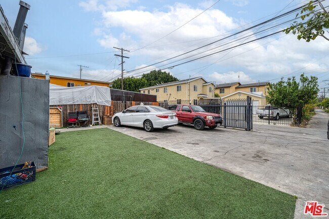 Building Photo - 7510 Avalon Blvd