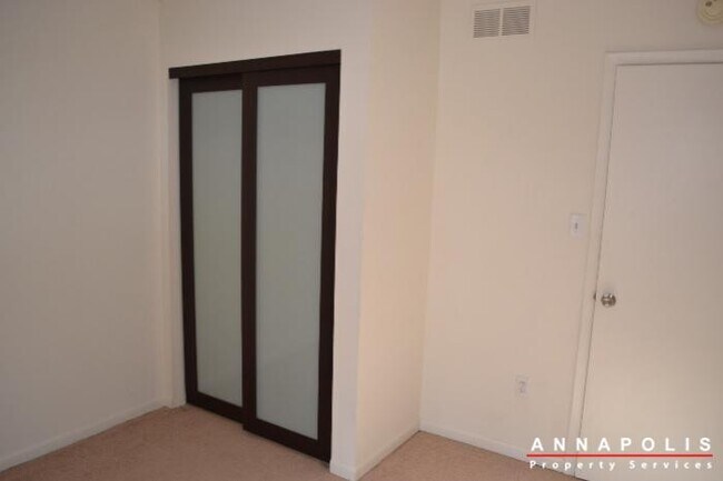 Building Photo - 227 dewey drive