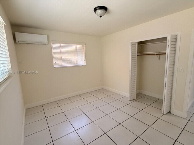 Building Photo - 95-97-97 NE 168th St