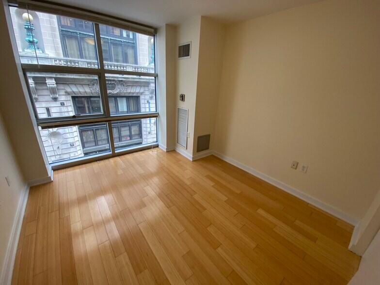 Building Photo - 32 Boylston St