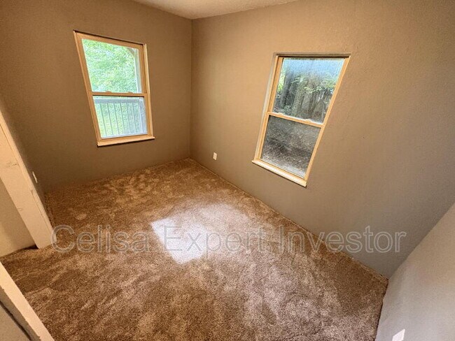 Building Photo - 1419 Huestis Ave