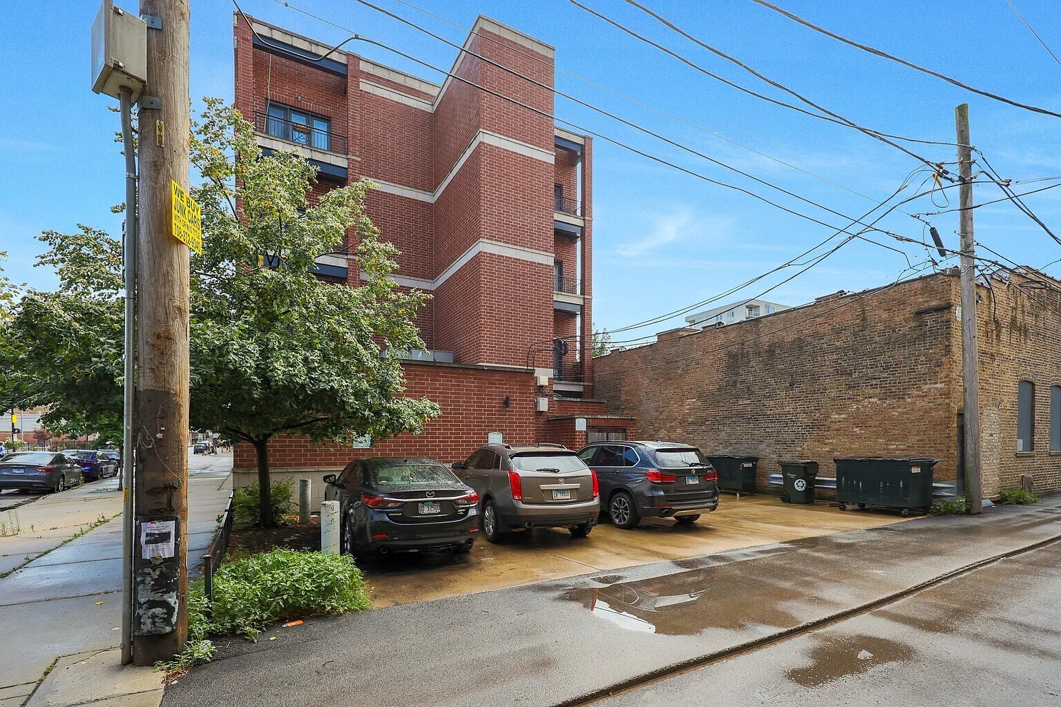Building Photo - 6260 N Broadway St