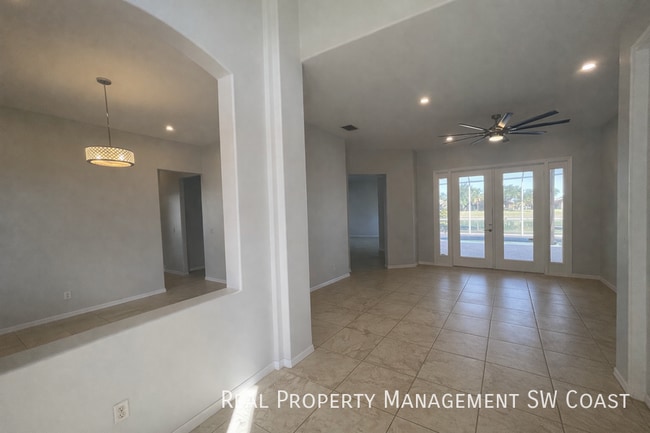 Building Photo - 816 Grand Rapids Blvd