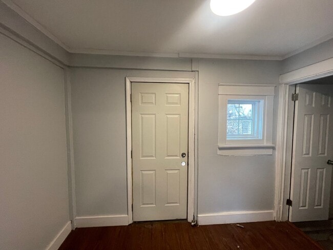 Building Photo - Remodeled 2 Bed/1 Bath home off 23rd!