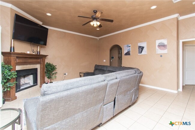 Building Photo - 305 Hedy Dr