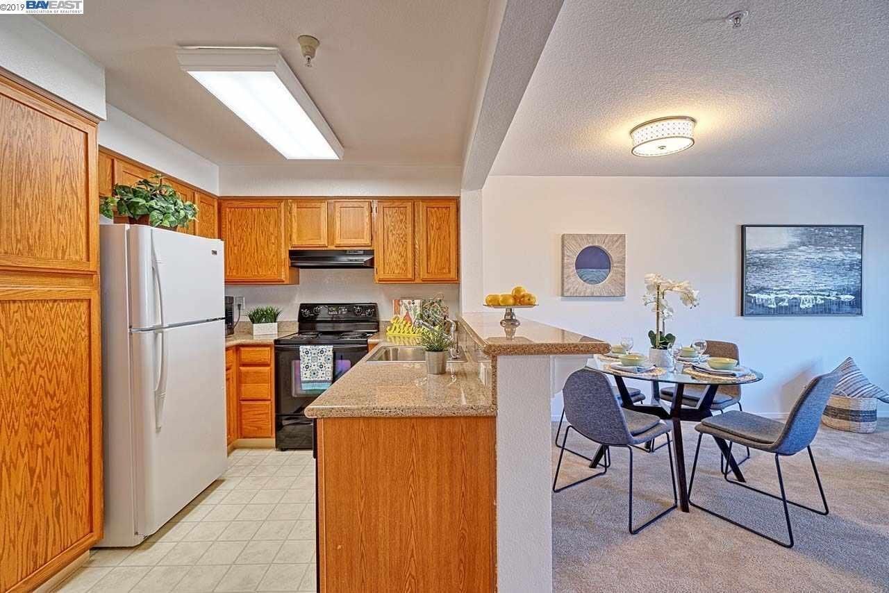 Building Photo - 39206 Guardino Dr