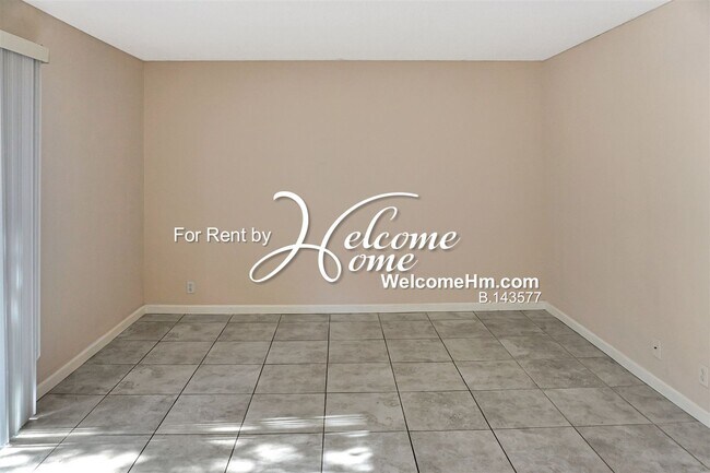 Building Photo - Convenient & Cozy Ground Level Condo Near ...
