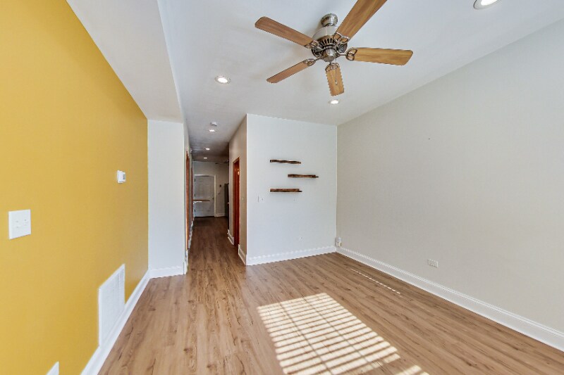 Building Photo - 2719 N Ridgeway Ave