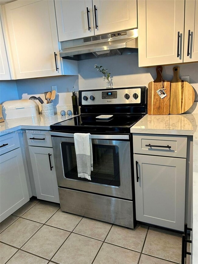 Building Photo - 3000 Coral Wy