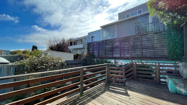 Building Photo - 418 Nevada St