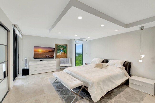 Building Photo - 5550 N Ocean Dr