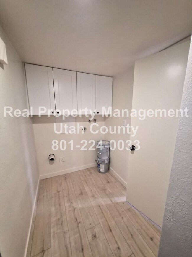 Building Photo - 1146 W 100 N