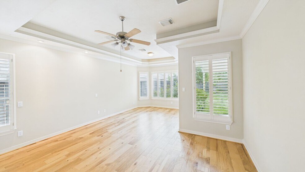 Building Photo - 5923 Serrano Terrace Ln