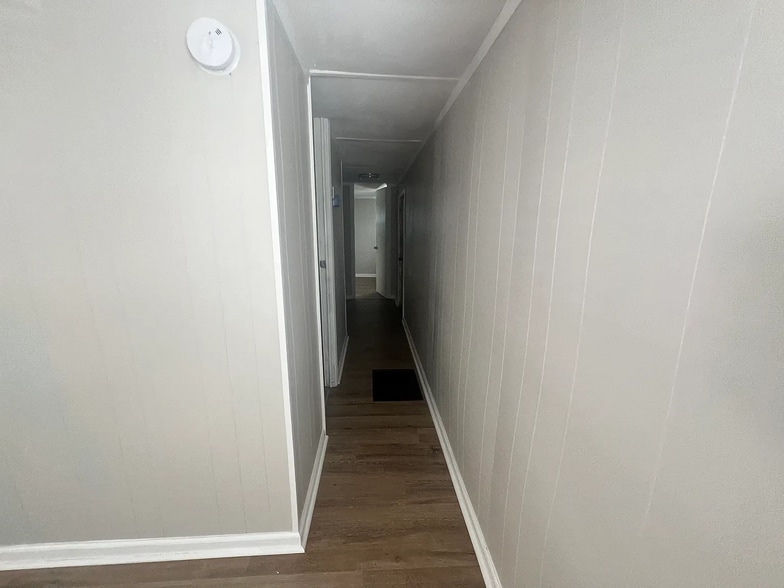 Building Photo - 413 W Limestone Rd