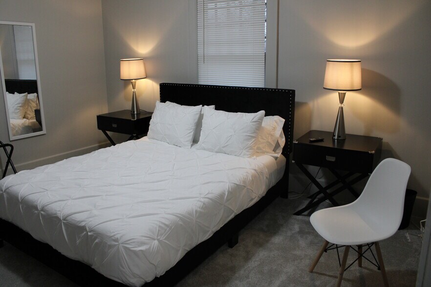 Building Photo - 298 Josephine St