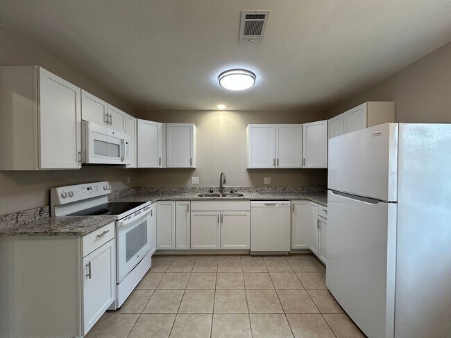 Building Photo - Modern 2 Bed for Rent – Minutes from Pinnacle Hills and Pleasant Crossing