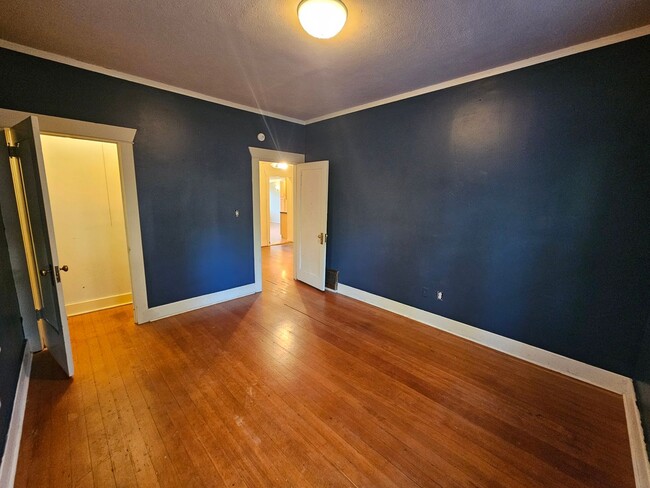 Building Photo - Beautiful Home on South Hill