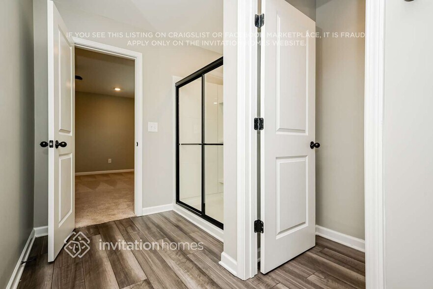 Building Photo - 1002 Starmoss Ln