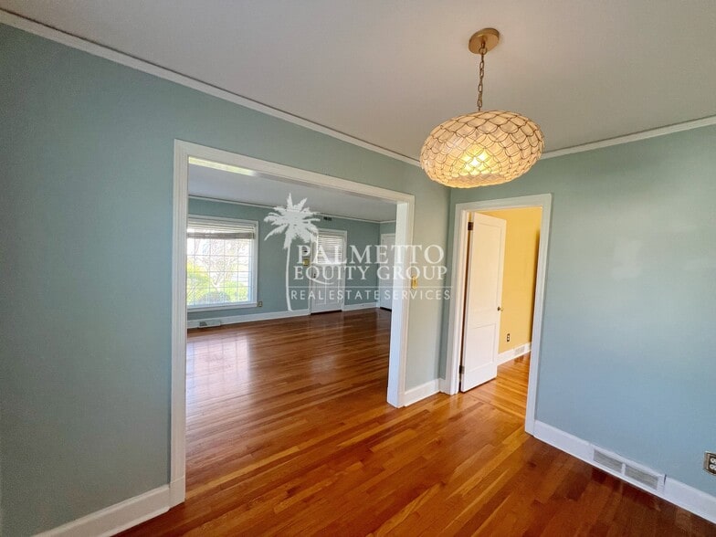 Building Photo - 1313 Cardinal Pl