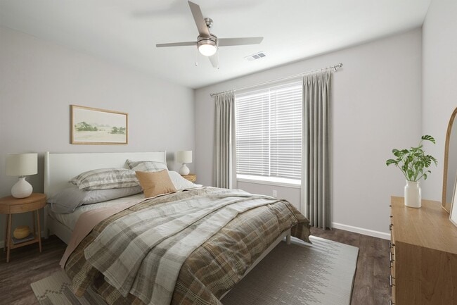 Building Photo - 823 N Ardenwood Dr