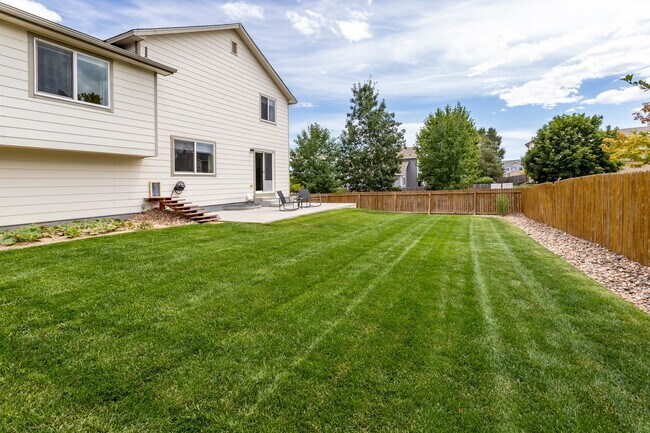 Building Photo - Spacious Corner Lot Gem in Ridgeview at St...