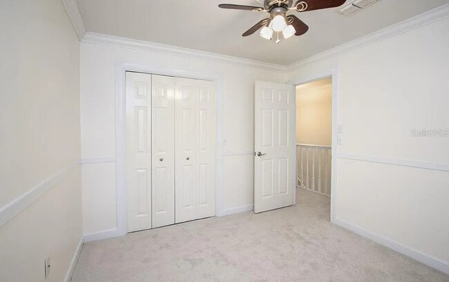 Building Photo - Centrally Located 3 bedroom 2.5 bath Townhome.