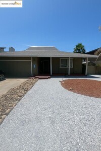 Building Photo - 1042 Willow Lake Rd
