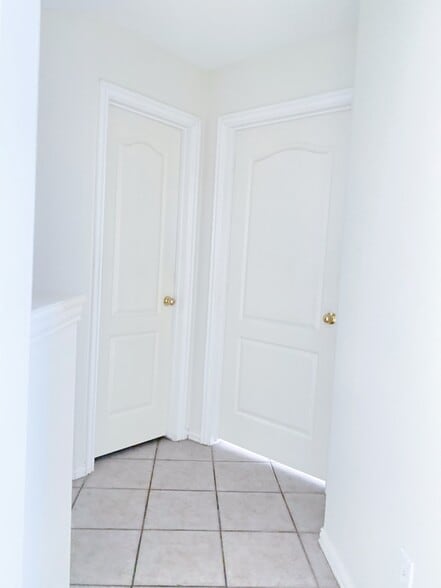 Building Photo - 737 Sonesta Dr