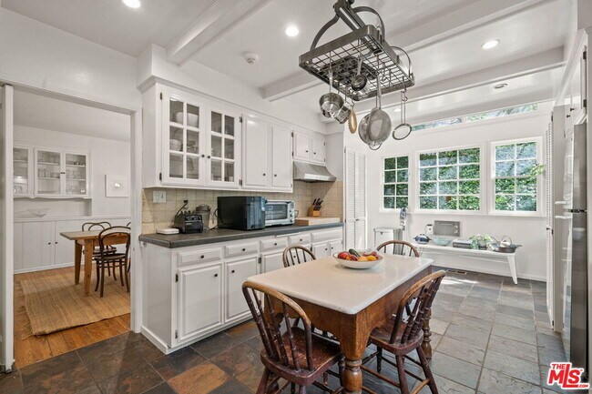 Building Photo - 5630 Spreading Oak Dr