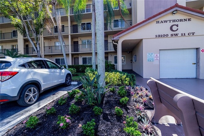 Building Photo - 13100 SW 11th Ct
