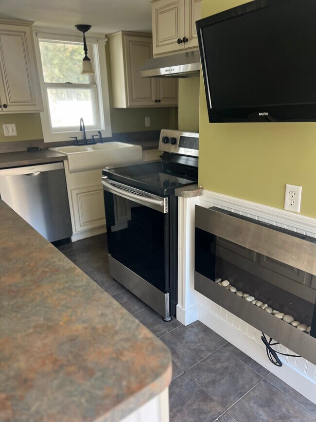 Building Photo - 59 Middle Rd