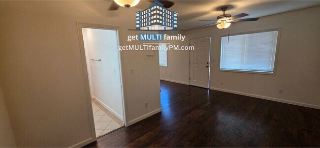 Building Photo - 3926 E Earll Dr