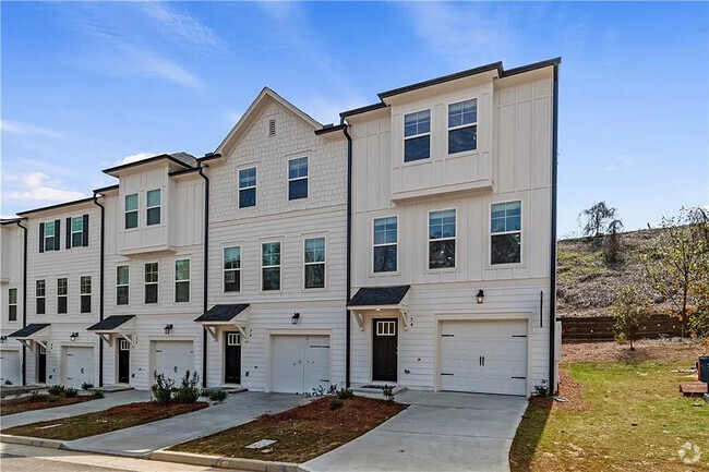 Building Photo - 3200 Bateman Drive SE