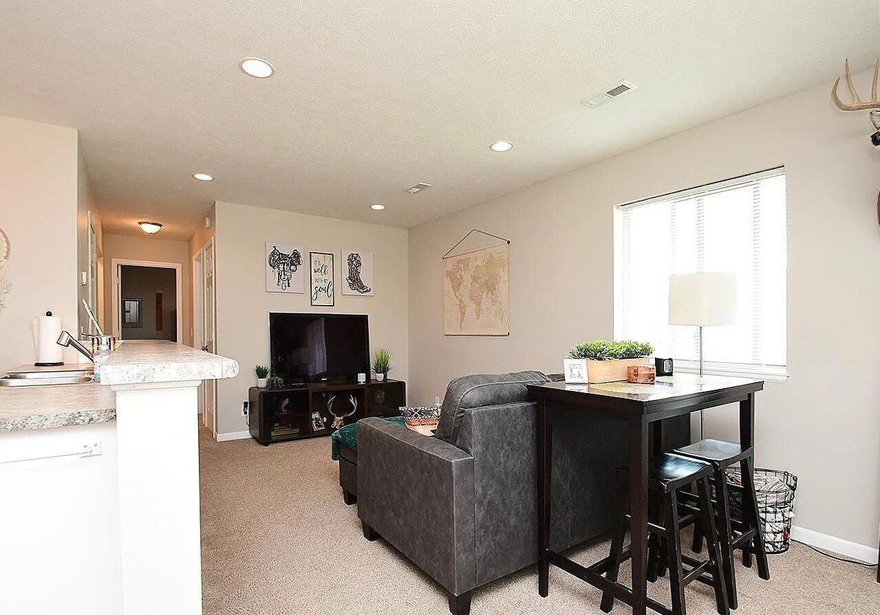 Building Photo - 345 Spruce St