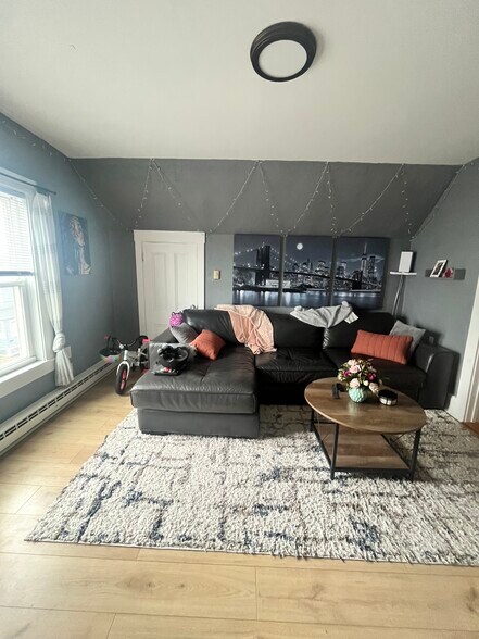 Building Photo - 27 Dearborn Ave