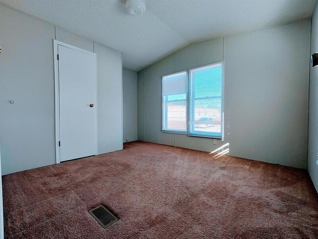 Building Photo - 513 Sunshine Dr