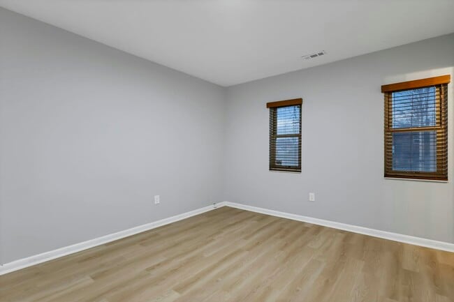 Building Photo - 1634 S James Rd