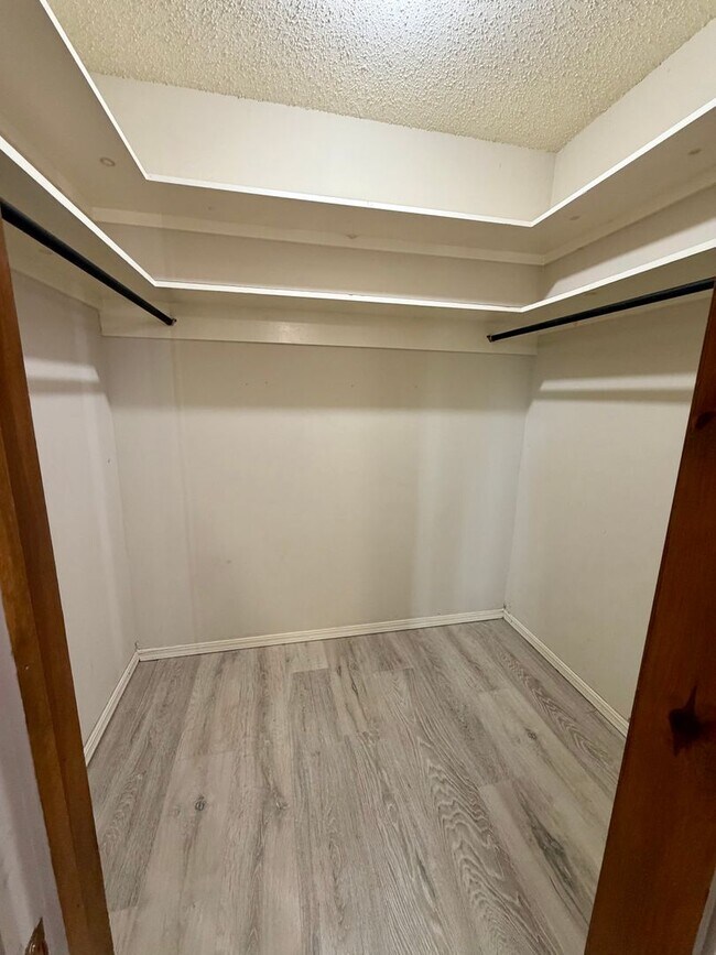 Building Photo - Beautifully Remodeled 3 Bedroom 2 Bathroom Home Available for Rent