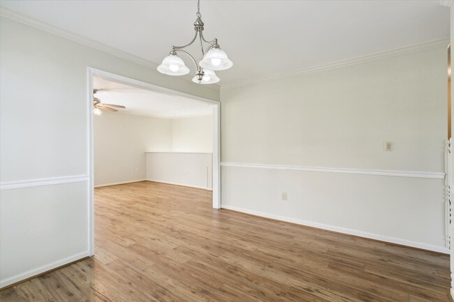 Building Photo - 17 Miles Cary Mews