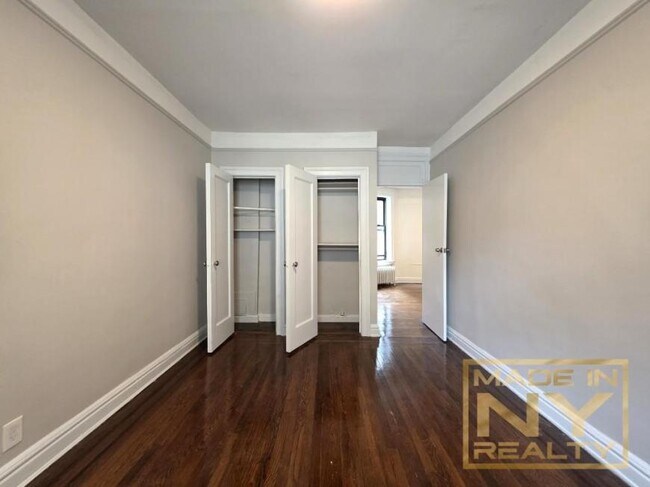 Building Photo - 1 bedroom in ASTORIA NY 11106