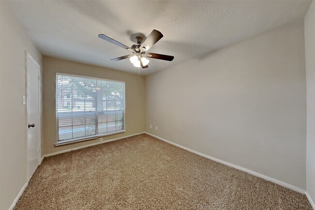 Building Photo - 18131 Gravenhurst Ln