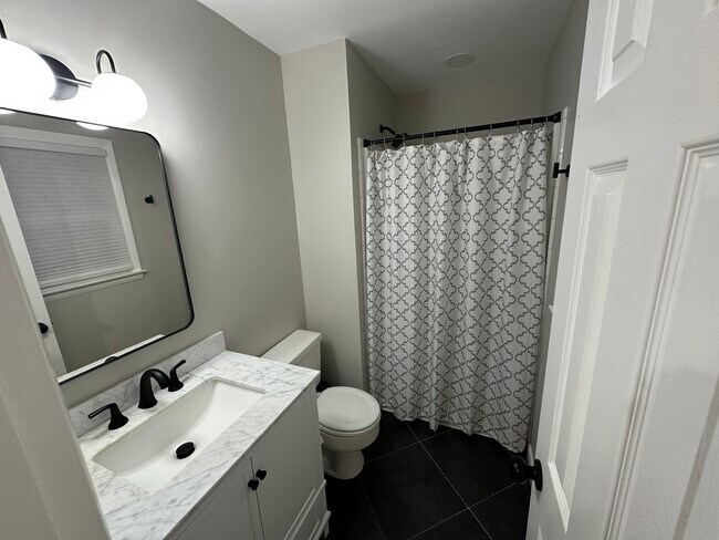 Building Photo - 500 Peachwood Pl